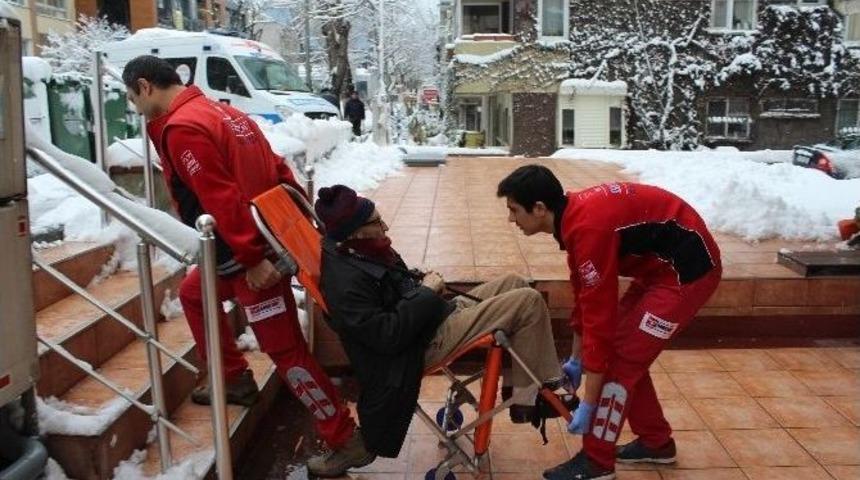 99 Yaşındaki Diyaliz Hastasının İmdadına Belediye Ekipleri Yetişti