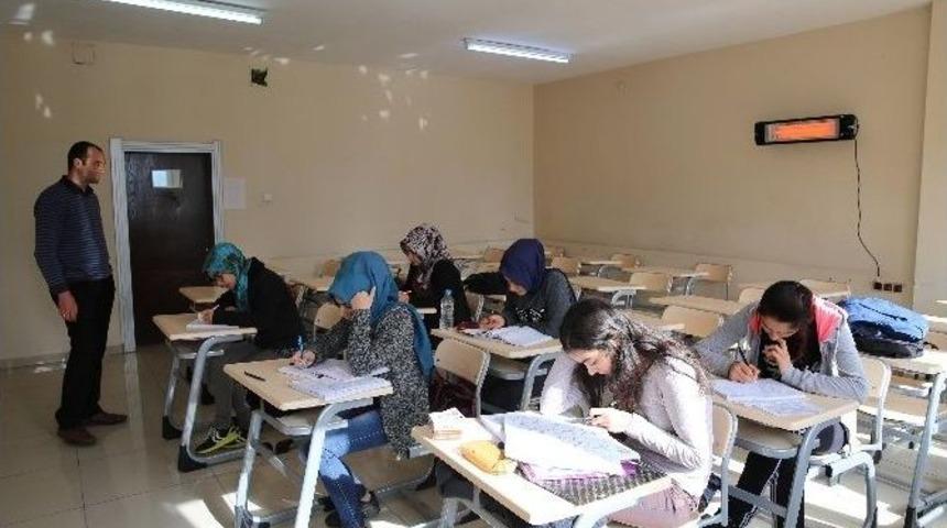 Haliliye Belediyesi&rsquo;den &Ouml;ğrencilere Et&uuml;t Merkezi Hizmeti