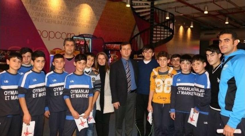 Başarı &Ouml;ğrencilerden &Ouml;d&uuml;l Başkandan