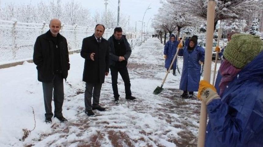Beyşehir&rsquo;de Karla M&uuml;cadele &Ccedil;alışmaları
