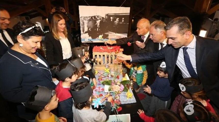 Sel&ccedil;uklu Minikler &Ccedil;ok Mutlu