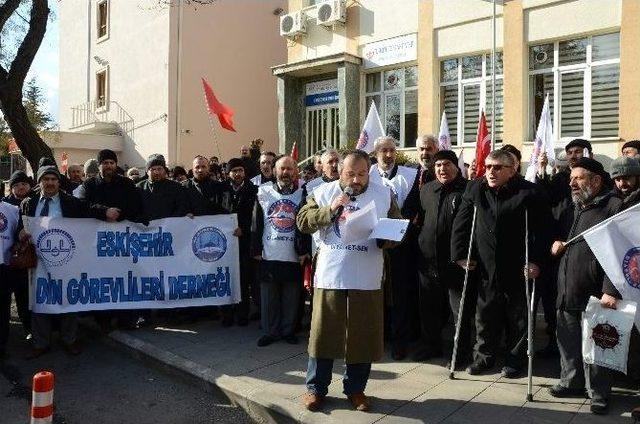 Diyanet’e Yapılan Saldırıları Protesto Ettiler