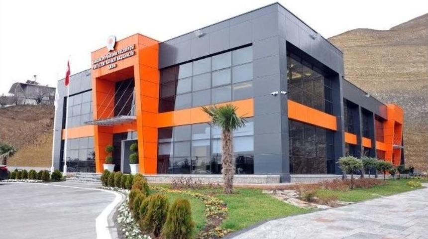 Akom Acil Durumlara Karşı 24 Saat N&ouml;bette