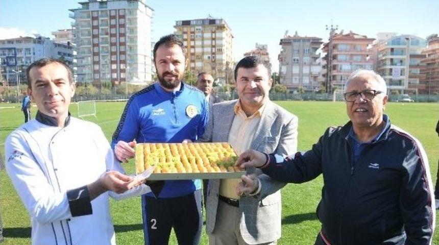 Alanya Kaymakamı&rsquo;ndan &lsquo;6-0&rsquo; Tatlısı