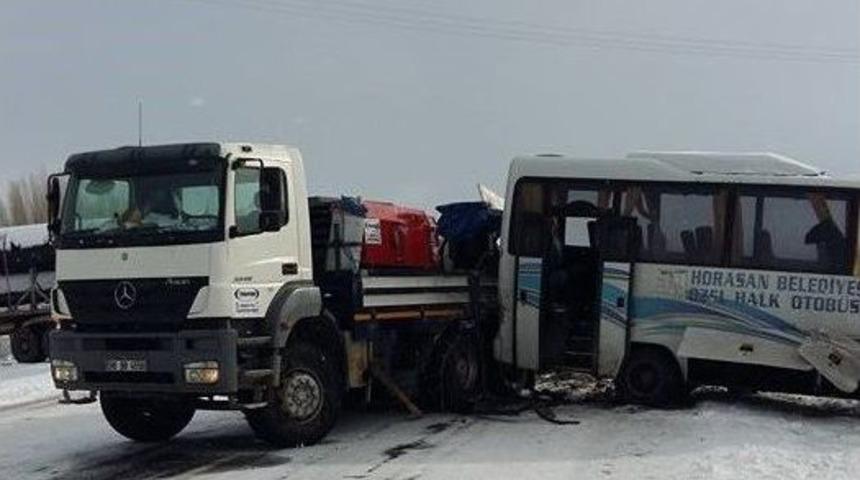 Erzurum’da Trafik Kazası: 6 Yaralı