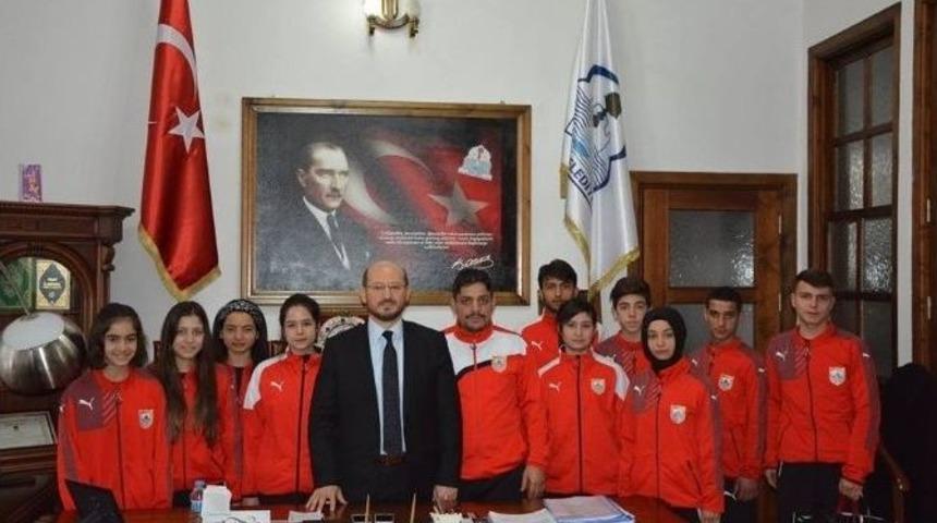 Tekvando M&uuml;sabakalarına Niksar Damgası