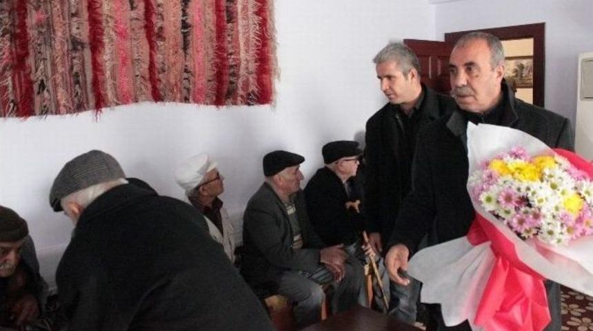 Şehit Aileleri Derneği Huzurevi Ve Sevgi Evlerini Ziyaret Etti