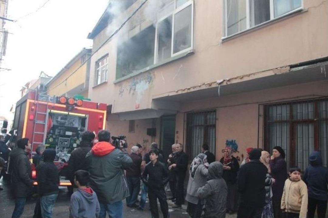 Kadık&ouml;y Fikirtepe&rsquo;de Yangın: 1 &Ouml;l&uuml;