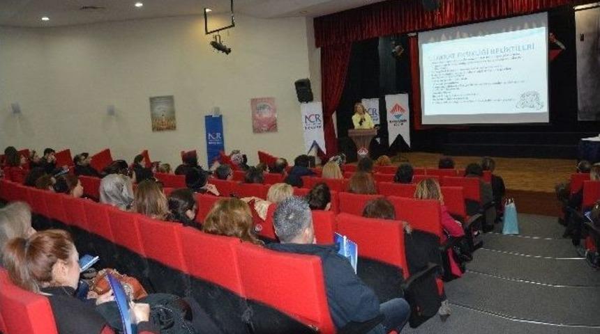 &Ouml;ğretmen Ve Velilere Konferans
