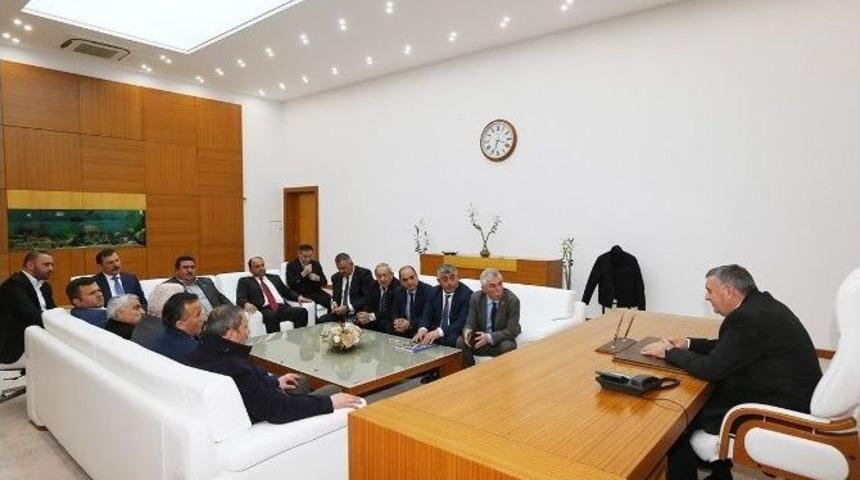 Başkan To&ccedil;oğlu Yeni Spor Alanlarının S&ouml;z&uuml;n&uuml; Verdi