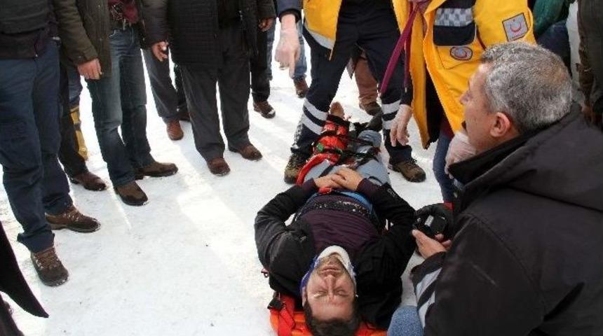 &Ccedil;aldıran&rsquo;da Trafik Kazası: 6 Yaralı