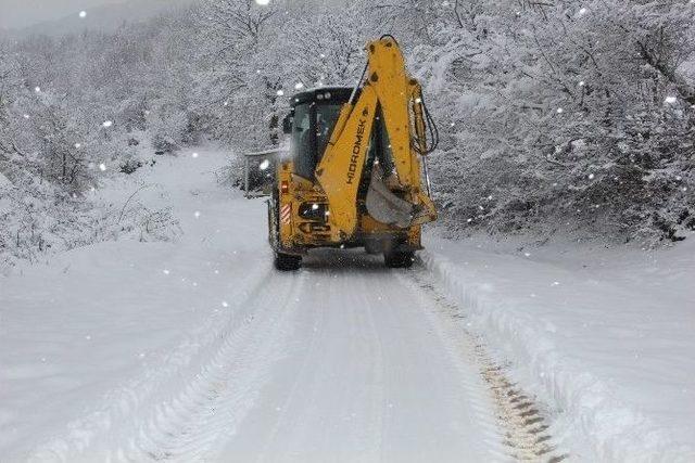 Kavak Belediyesi’nden Kar Yağışına Anında Müdahale