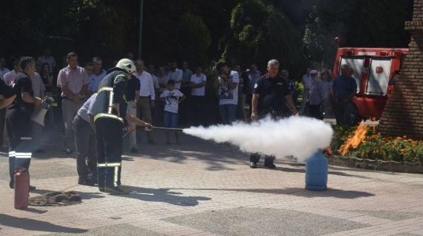 Turgutlu Belediyesi&rsquo;nde Daha İyi Hizmet İ&ccedil;in Eğitimler S&uuml;r&uuml;yor