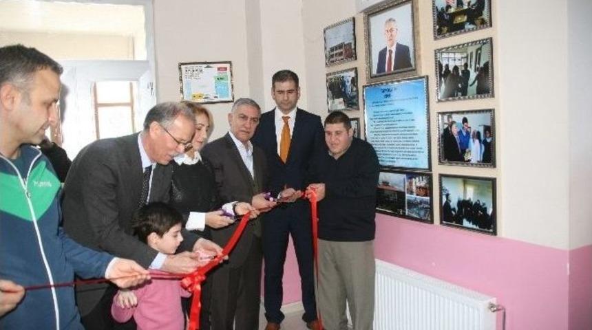 Yozgatlı İş Adamı Uğur Bektaş Kendi Yaptırdığı Okulu Ziyaret Etti