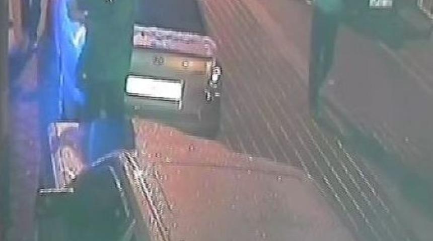 (&ouml;zel Haber) 4 Hırsız Emlak Ofisini B&ouml;yle Soydu