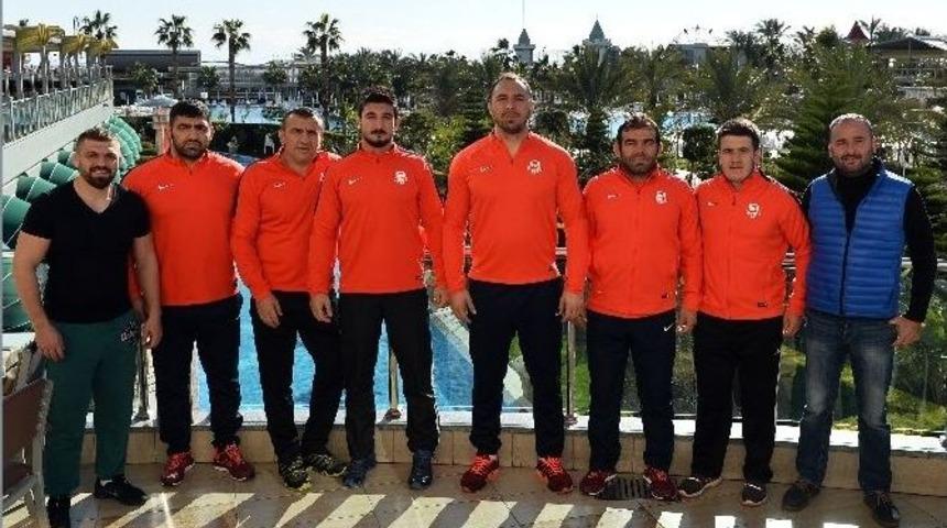 Muratpaşalı Pehlivanlar Kampta