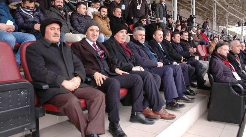 Belediye Başkanları Gazi Stadyumunda Kastamonu Ma&ccedil;ını İzlediler