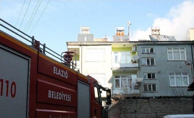 Elazığ’da Çatı Yangını