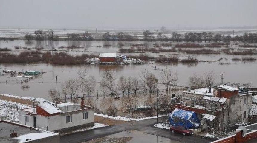 Tarım Alanları Sular Altında Kaldı