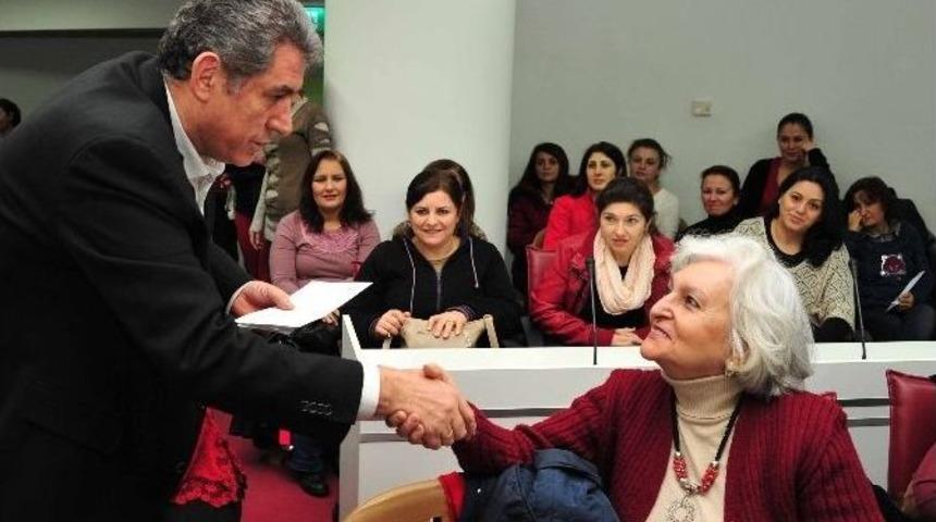 Bal&ccedil;ova&rsquo;da Kadınlar Kendi Paralarını Kazandı