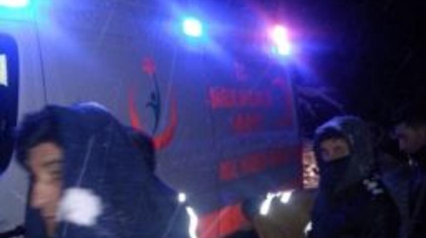 Yolda Kalan Ambulansı Kocaeli Büyükşehir Belediyesi Ekipleri Kurtardı