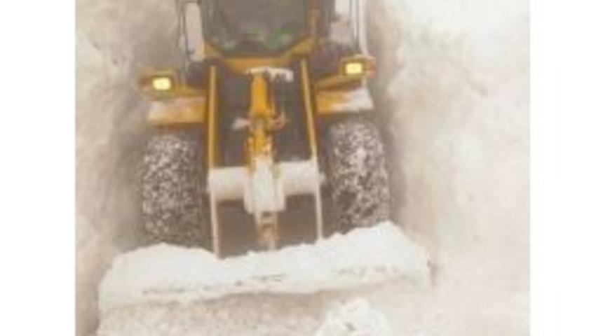 Hakkari&rsquo;de 30 K&ouml;y,79 Mezre Yolu Ulaşıma Kapandı