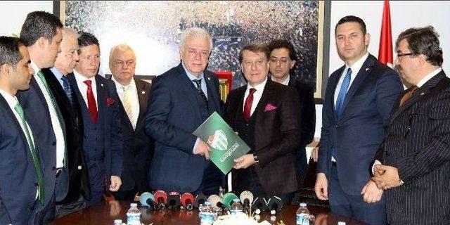 Bursaspor’un Yeni Başkan Ali Ay, Görevi Devraldı