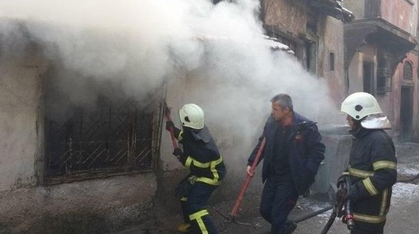 K&uuml;tahya&rsquo;da Ev Yangını