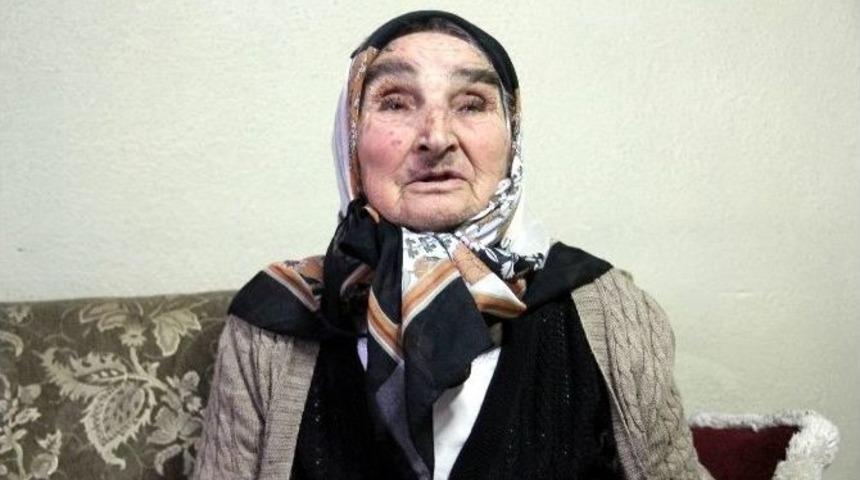 Komşularının Sahip &Ccedil;ıktığı, Yalnız Yaşayan 82 Yaşındaki Latife Yaprak:
