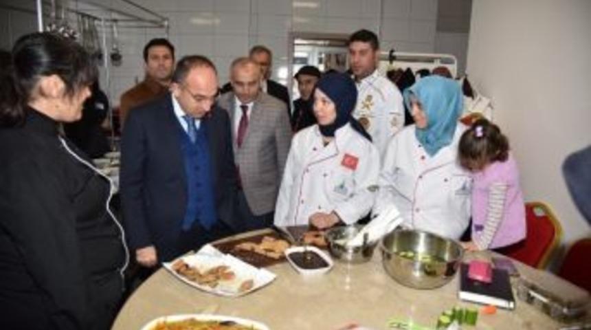 &Uuml;z&uuml;lmez, Kar-mek Mutfağını Ziyaret Etti