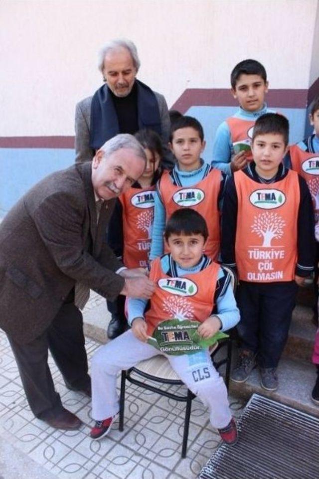 Salihli’de Öğrenciler ’yeşil Yaprak’ Ödülü Aldı