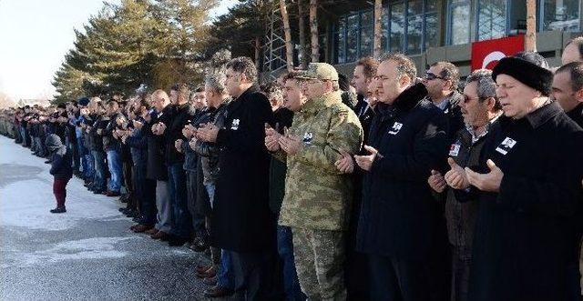 Şehit Polis Ömür Erbay’ın Cenazesi Erzurum’a Getirildi