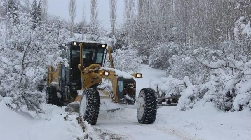 Tufanbeyli Belediyesi&rsquo;nden Karla M&uuml;cadele