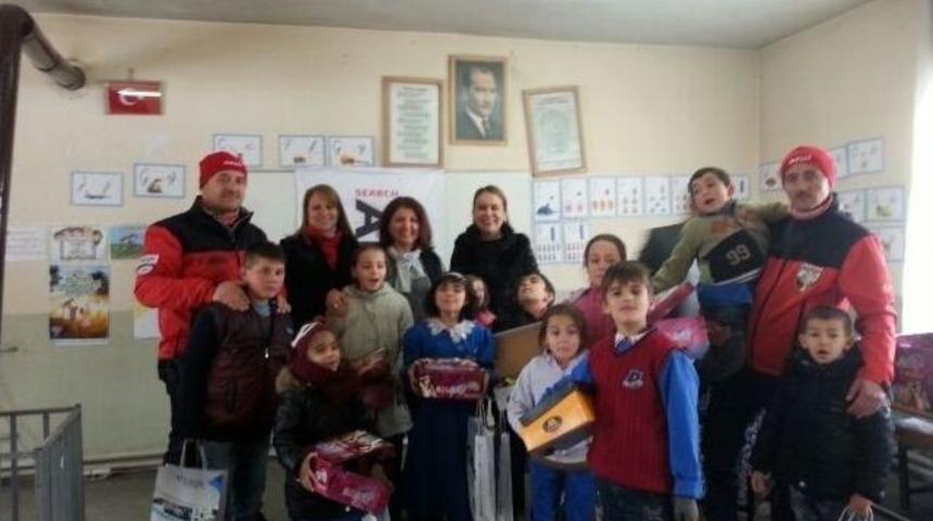 Akut&rsquo;tan &Ouml;ğrencilere Erken Karne Hediyesi