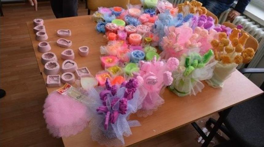 Yozgat&rsquo;ta Eğitilebilir Zihinsel Engelli &Ouml;ğrenciler Yaptıkları &Ccedil;alışmalarla G&ouml;renleri Şaşırtıyor