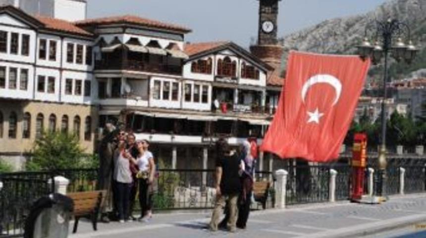 &lsquo;şehzadeler Şehri&rsquo;ne 478 Bin Turist