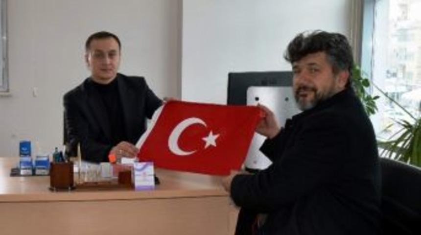 Nevşehir&rsquo;de Yeni İşyeri A&ccedil;ana T&uuml;rk Bayrağı Hediye Ediliyor