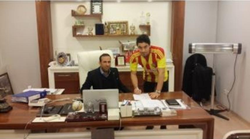 Alima Yeni Malatyaspor&rsquo;da Yiğitcan Erdoğan İmzaladı