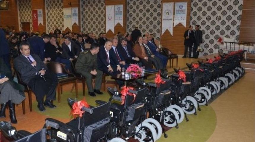 D&uuml;zce Belediyesi Ak&uuml;l&uuml; Ara&ccedil; Ve Hasta Yatağı Verdi