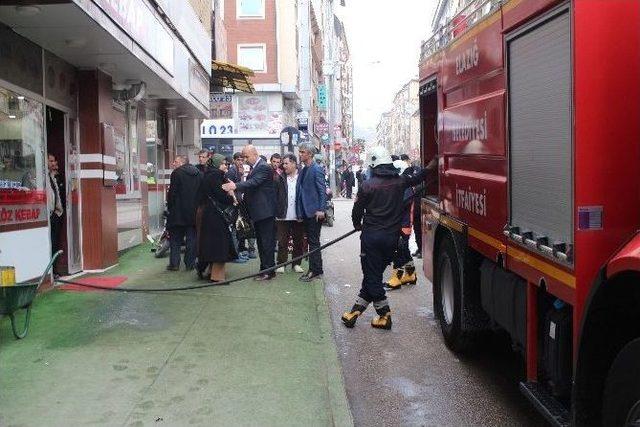 Elazığ’da Lokantada Çıkan Yangın Korkuttu