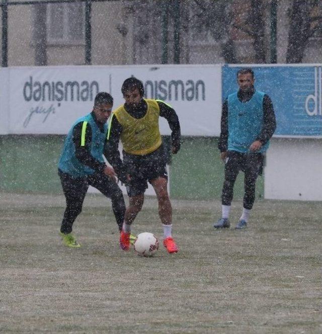 Manisa Büyükşehir Belediyespor’da Ofspor Maçı Hazırlıkları