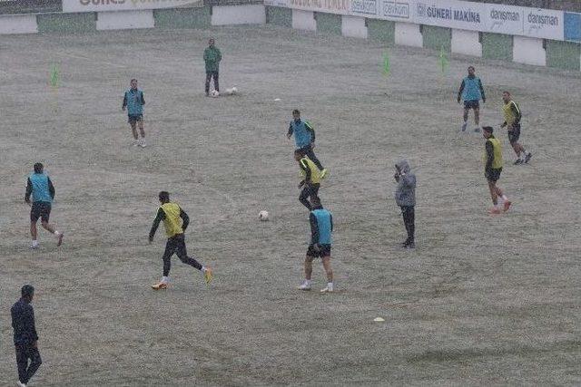 Manisa Büyükşehir Belediyespor’da Ofspor Maçı Hazırlıkları