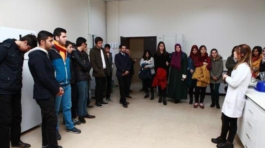 Lise Son Sınıf &Ouml;ğrencilerine &Uuml;niversite Tanıtıldı