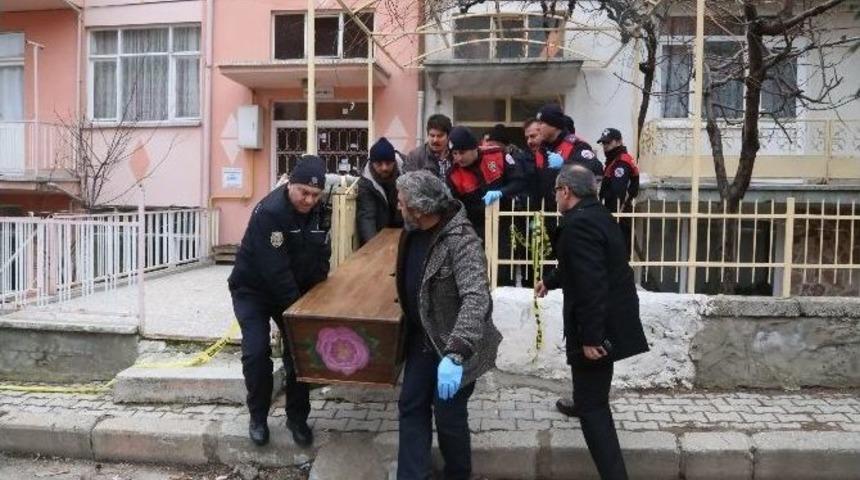 Isparta&rsquo;da Şizofren Dehşeti: 2 &Ouml;l&uuml;