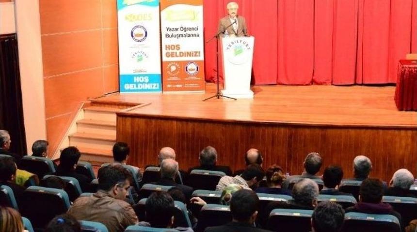 Yazar Doğan, Mehmet Akif Ersoy&rsquo;un D&uuml;ş&uuml;nce D&uuml;nyasını Anlattı