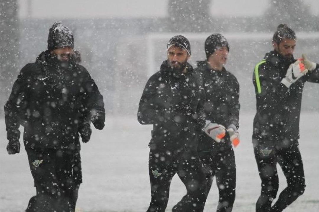 Akhisar Belediyespor&rsquo;da Mersin Hazırlıkları Başladı