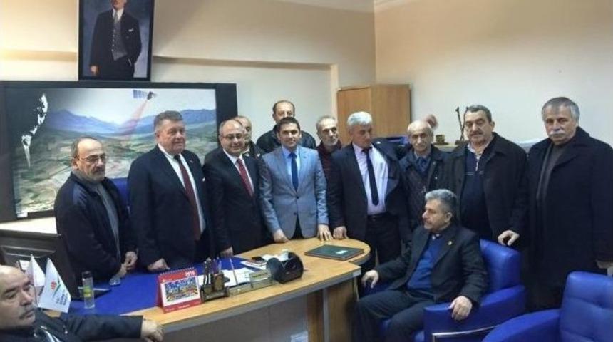 Karaduman Ve Muhtarlardan Kadastro M&uuml;d&uuml;r&uuml;ne Ziyaret