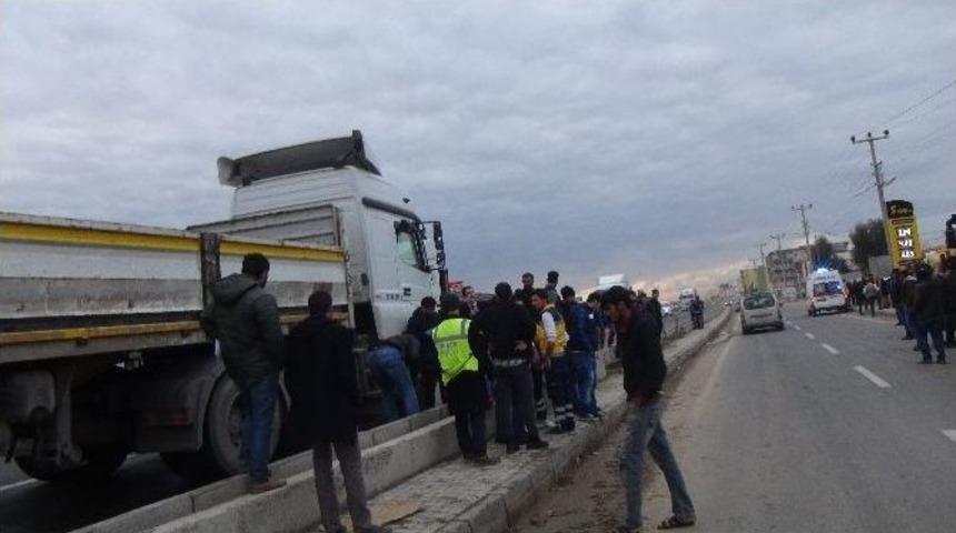 Kızıltepe&rsquo;de Trafik Kazası: 1 &Ouml;l&uuml;
