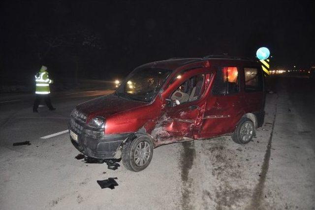 İnegöl’de Trafik Kazası: 5 Yaralı