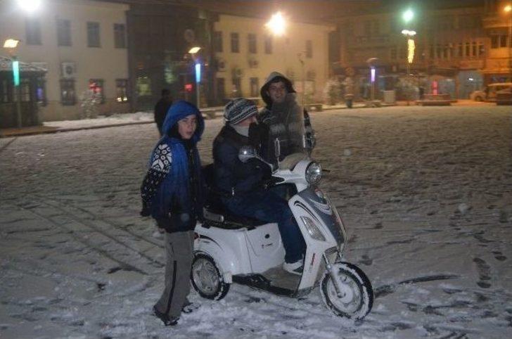 Kula’da Kar Yağışı Etkili Oldu G2